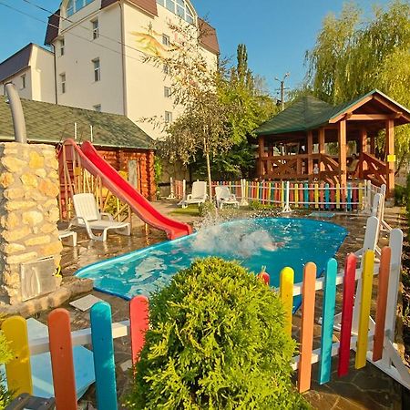 Hotel Panorama Kremenetsʼ Exteriör bild