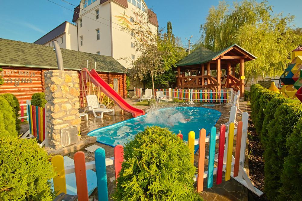 Hotel Panorama Kremenetsʼ Exteriör bild
